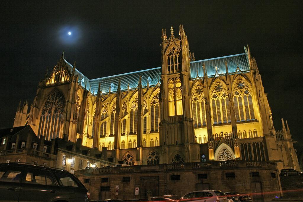 Grand Appartement De Standing - Metz Centre - Vue Cathedrale - 75M2 Exterior foto